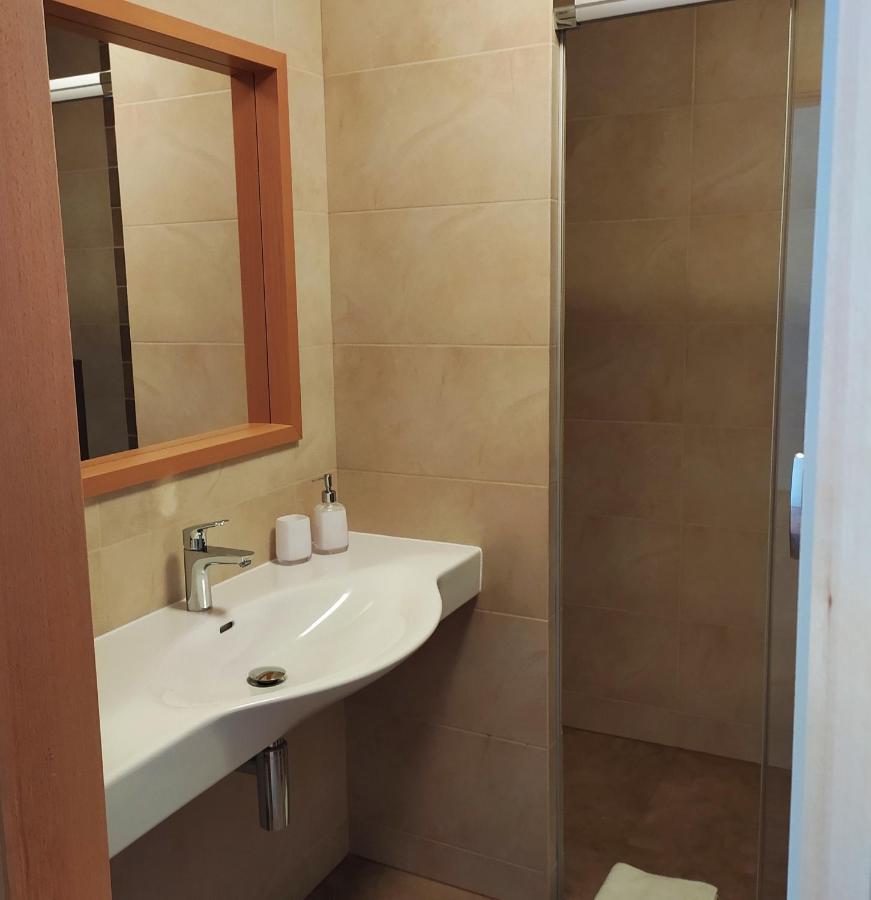 Penzion Adéla Rožnov pod Radhoštěm Extérieur photo
